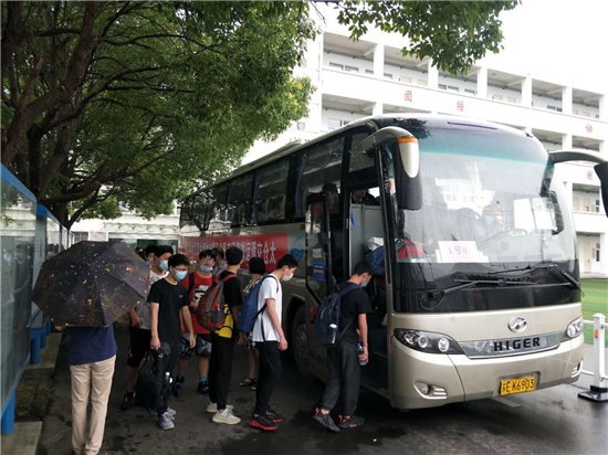 （B 企業列表 三吳大地蘇州 移動版）蘇汽集團：為中考學子保駕護航