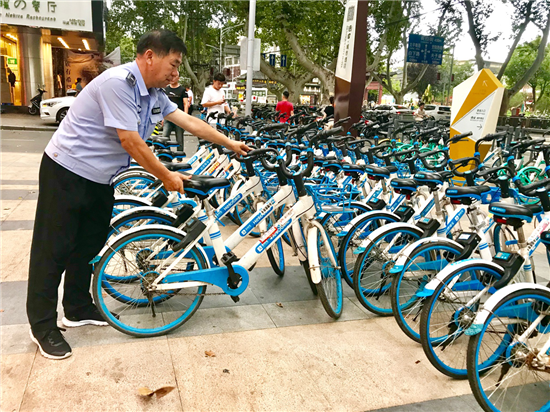 （供稿 交通運輸列表 三吳大地南京 移動版）探索長效化管理機制 南京城管提共享出行新思路