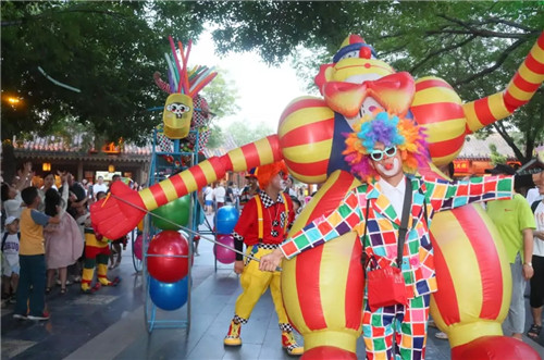 （供稿 旅遊列表 三吳大地南京 移動版）夏天相約清明上河園 帶“你”開啟“歡樂狂歡”模式（列表頁標題）  夏天相約清明上河園 開啟“歡樂狂歡”模式