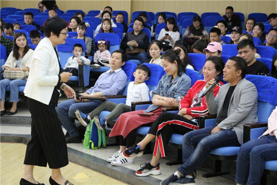 《不做虎媽狼爸》助力“父母成長” 教育家劉燕芳拓寬教育領地_fororder_圖片1