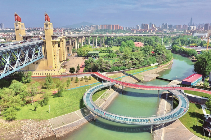 南京長江大橋親水圓環景觀橋即將對外開放