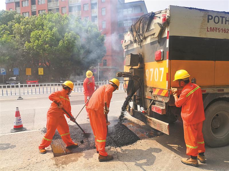 無錫市汛期路面病害維修工作啟動