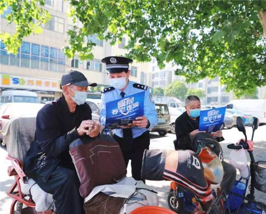 連雲港浦東派出所開展防範養老詐騙宣傳活動獲好評_fororder_圖片 2