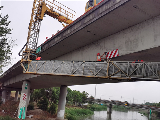 蘇州市管高速提前完成全省船舶碰撞橋梁隱患治理三年行動集中整治_fororder_圖片2_副本