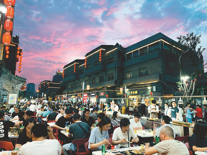 “小店經濟”點旺港城“煙火氣”