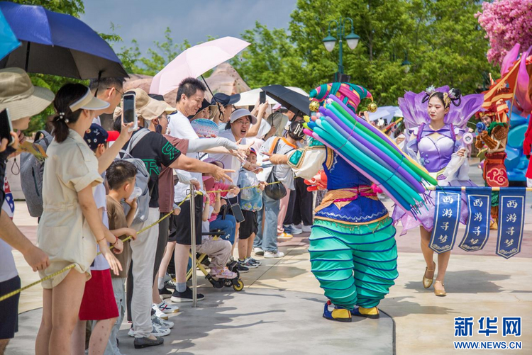 淮安：暑期打卡遊樂園 沉浸式感受“奇幻夜遊”_fororder_20230811_090219_000