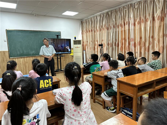 南通市通州區開展“七彩的夏日——我有一個強軍夢”青少年愛國主義教育活動_fororder_4