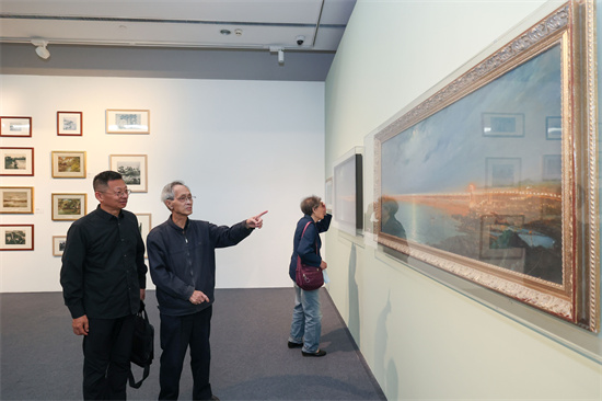 “蘇美寶笈”上新！“遠山近水皆有情——朱士傑油畫藝術展”在蘇州開展_fororder_蘇州美專 朱士傑學生 薛企瑩教授觀展