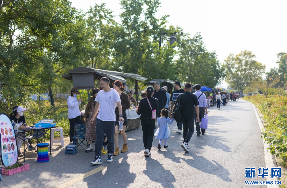 秋日露營正當時 解鎖週末新玩法