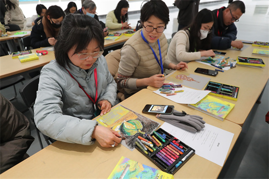 藝術家與市民零距離交流 “美術館裏的美術課”圓滿收官_fororder_微信圖片_20231218093129