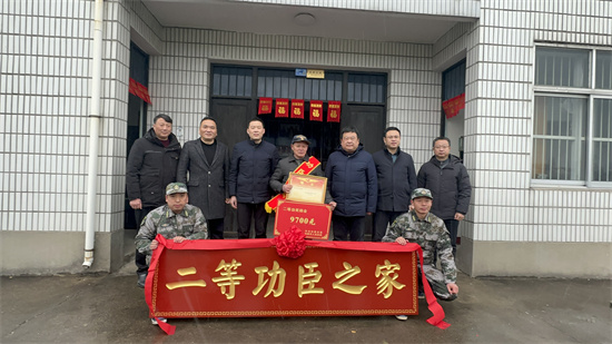 南通如皋市下原鎮：軍地聯合為二等功臣家庭送喜報_fororder_圖片1