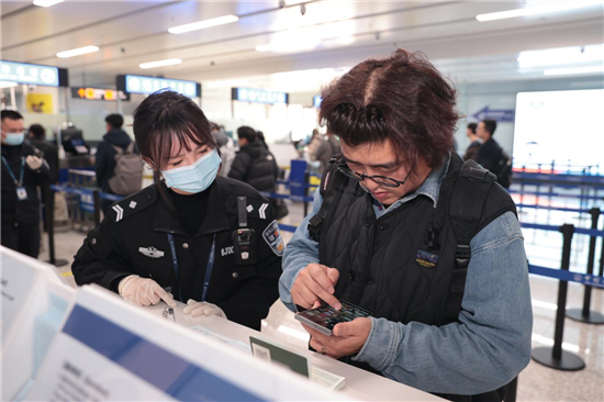 “我用韓語守國門”——記鹽城機場出入境邊防檢查站輔警唐弘艷_fororder_17