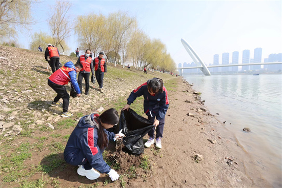 護長江碧水 南京建鄴啟動守護母親河“凈灘行動”志願服務_fororder_圖片1