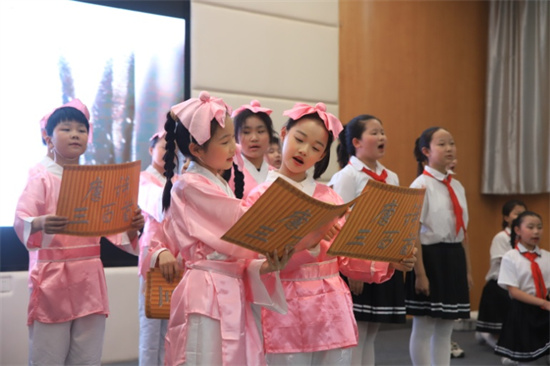 南京力行小學“讀書處處春”  第九屆讀書節獲贈新書近九百冊_fororder_圖片6