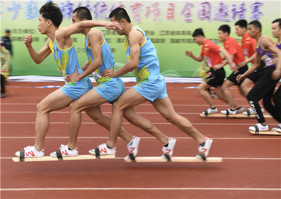 （原創 焦點圖 三吳大地南京 移動版）2018江蘇省·全羅北道新聞攝影交流展在南京開幕