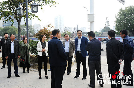 （供稿 社會廣角列表 三吳大地泰州 移動版）泰州海陵區委書記陳翔調研社區黨建工作