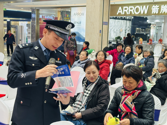 南通崇川：反詐反謠不停歇 築牢平安過大年