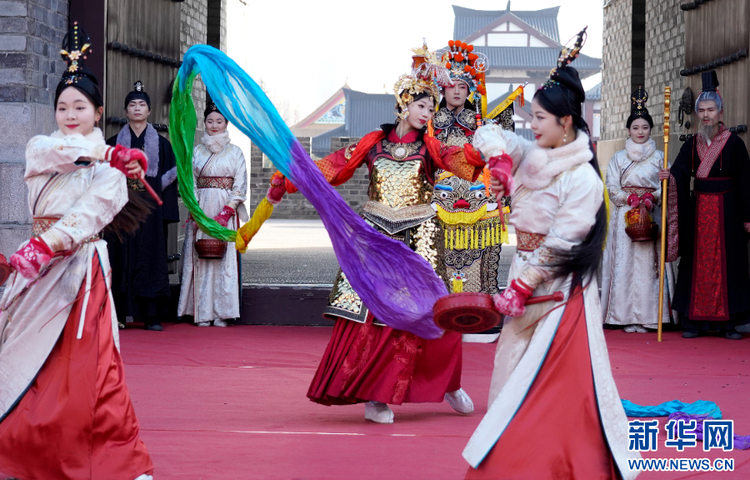 江蘇宿遷：“霸王”迎新 開門祈福