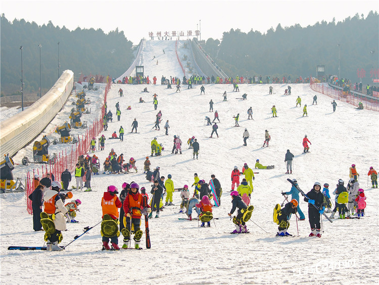 徐州：冰雪運動活力足