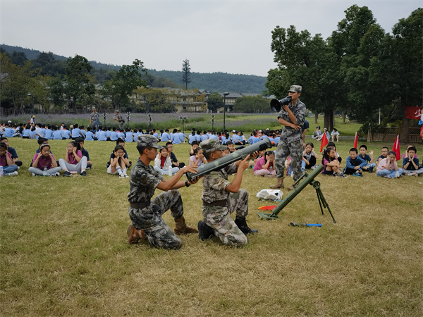 無錫市揚名中心小學國防研學實踐活動走進拈花灣