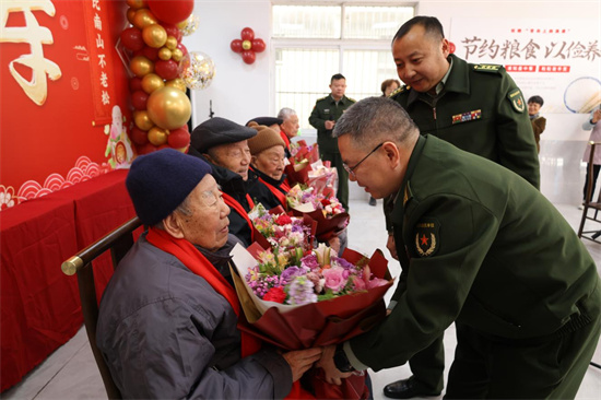 “情暖桑榆 共賀生辰” 江蘇省軍區南通離職幹部休養所舉辦老幹部集體生日活動