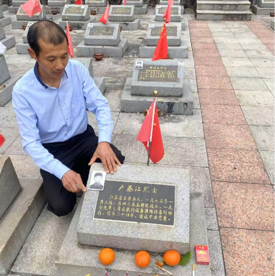 江蘇東臺熱心村民朱金林：跨越萬里祭英烈 陪伴英雄“過大年”