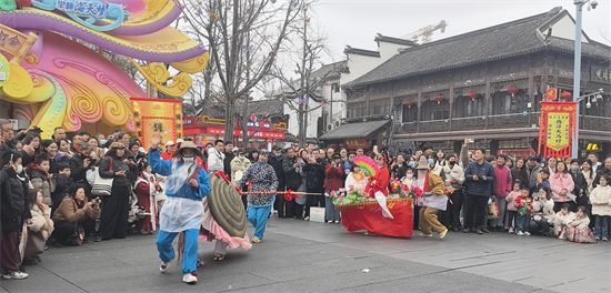 邀八方遊客來慢城過大年 高淳非遺民俗大賞巡遊嘉年華亮相南京夫子廟