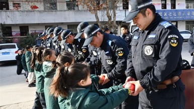 “警心連童心 共慶警察節”徐州市公安局鼓樓分局開展警營開放日活動