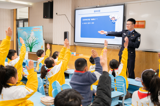 童心同植綠 科普進校園 長航南通公安攜多家單位開展志願服務活動_fororder_圖片 2