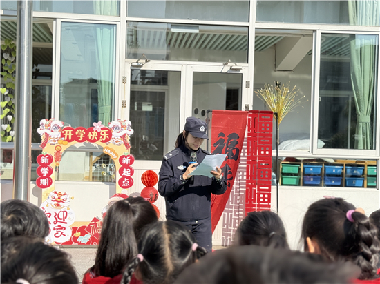 南通崇川：和平橋派出所深入轄區校園上好“開學第一課” 護航新學期