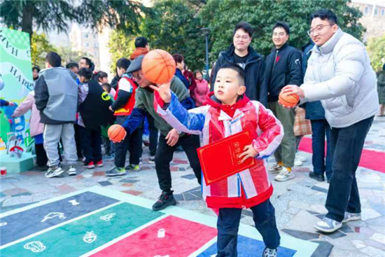 無錫黃巷街道舉辦垃圾分類“迎新春”創意遊園會