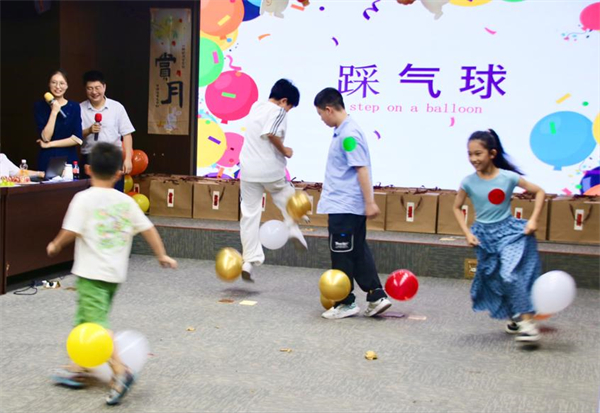 恒豐銀行連雲港分行舉辦“齊聚恒豐歡歌 共話中秋佳節”主題活動