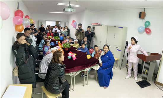 (供稿 公益列表 三吳大地南京 移動版)東南大學附屬中大醫院舉行新春聯誼暨歡送會(列表頁標題)中大醫院舉行新春聯誼暨歡送會