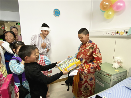(供稿 公益列表 三吳大地南京 移動版)東南大學附屬中大醫院舉行新春聯誼暨歡送會(列表頁標題)中大醫院舉行新春聯誼暨歡送會