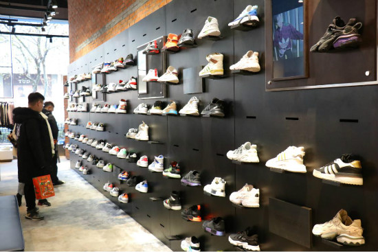 (供稿 社會廣角列表 三吳大地南京 移動版)Adidas Originals FDD城市旗艦店登陸南京東方福來德(列表頁標題)Adidas Originals FDD城市旗艦店登陸南京