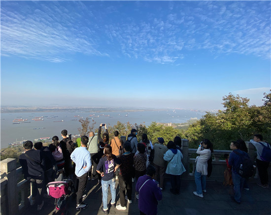 （B 文旅列表 三吳大地南京 移動版）南京棲霞山即將迎來漫山紅葉 國風元素致敬傳統文化