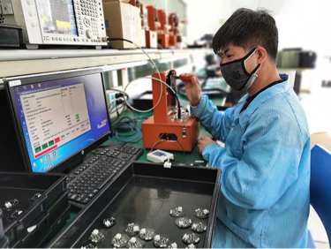 (東南大學電子科學與工程學院供稿 教育列表 三吳大地南京 移動版)【蘇力同心戰疫情】東南大學國家ASIC中心與合作企業聯合研製武漢方艙醫院定位管理産品