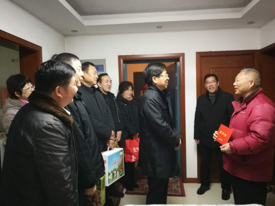 (原創 本網專稿 三吳大地南京 移動版)南通市第13屆“愛心年夜飯”捐贈活動舉行(條目標題是:)南通第13屆“年夜飯”捐贈活動舉行 (原創 本網專稿 三吳大地南京 移動版)南通市第13屆“愛心年夜飯”捐贈活動舉行(條目標題是:)南通第13屆“年夜飯”捐贈活動舉行
