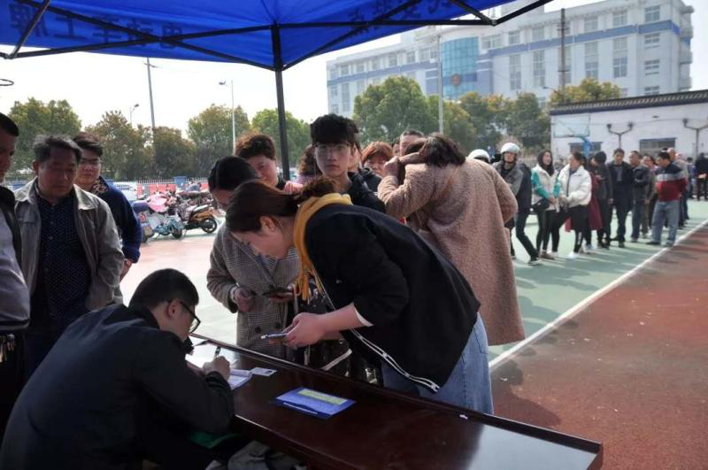 (供稿 平安江蘇列表 三吳大地泰州 移動版)泰州興化戴南公安分局為電動車安裝防盜系統