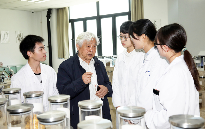 (供稿 教育列表 三吳大地南京 移動版)中國藥科大學開設中藥化粧品實驗班