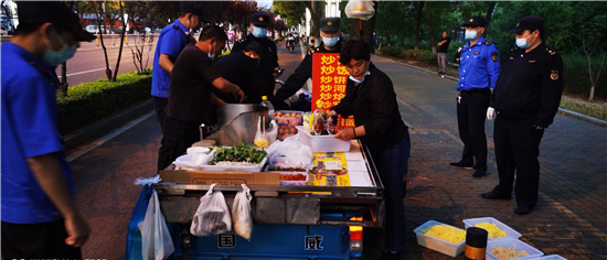 蘇州市獅山橫塘綜合行政執法局會同相關部門專項治理馬路流動攤點_fororder_6