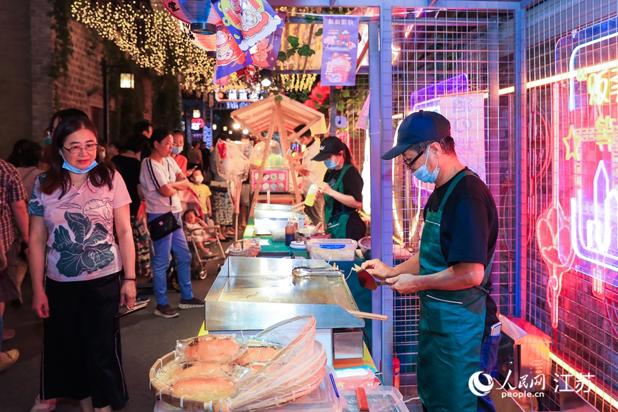 南京熙南裏：夜市燈如晝 煙火氣正濃_fororder_4