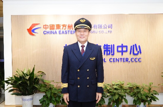 中國東航“五星機長”陳安庚：融入生命的飛行之歌_fororder_陳安庚.JPG