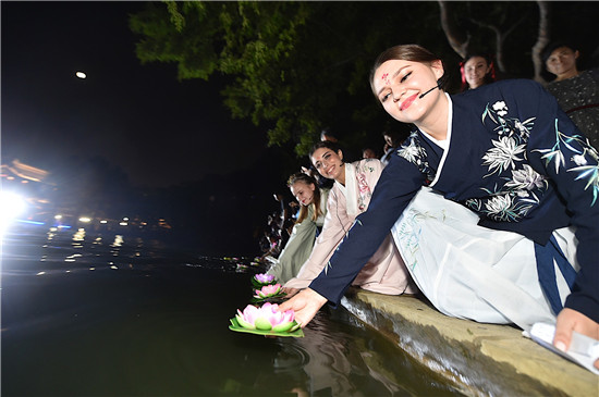 (原創 旅遊列表 三吳大地南京 移動版)“祭月儀式” 亮相南京莫愁湖公園