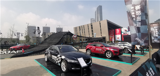 專題稿件(國博資訊 小圖2)2019第十八屆南京國際車展開幕