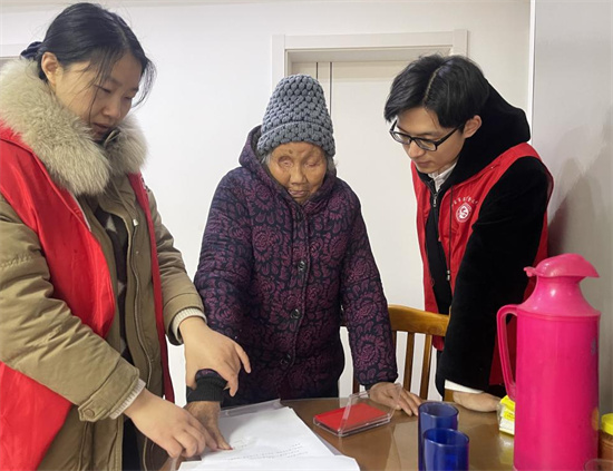 鹽城東臺：開設便民通道 提高辦證效率_fororder_圖片6
