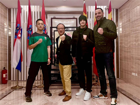 “江蘇友誼獎”獲得者馬國倫大力推進中克文體交流 蘇州小將榮登國際賽臺_fororder_圖片2