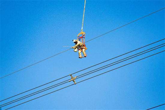 國網淮安供電公司：借助直升機消除輸電線路隱患_fororder_圖片17