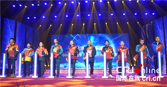 (原創 本網專稿 三吳大地揚州 移動版) “中國郵文化節·首屆江蘇省快遞員節” 在揚州高郵開幕(條目標題)首屆江蘇省快遞員節在高郵開幕