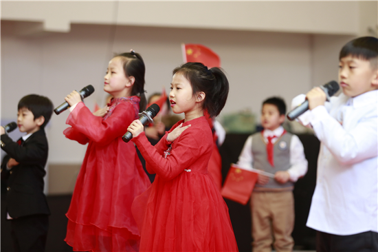 (供稿 教育列表 三吳大地南京 移動版)南京瑯琊路小學師生頌祖國迎新年